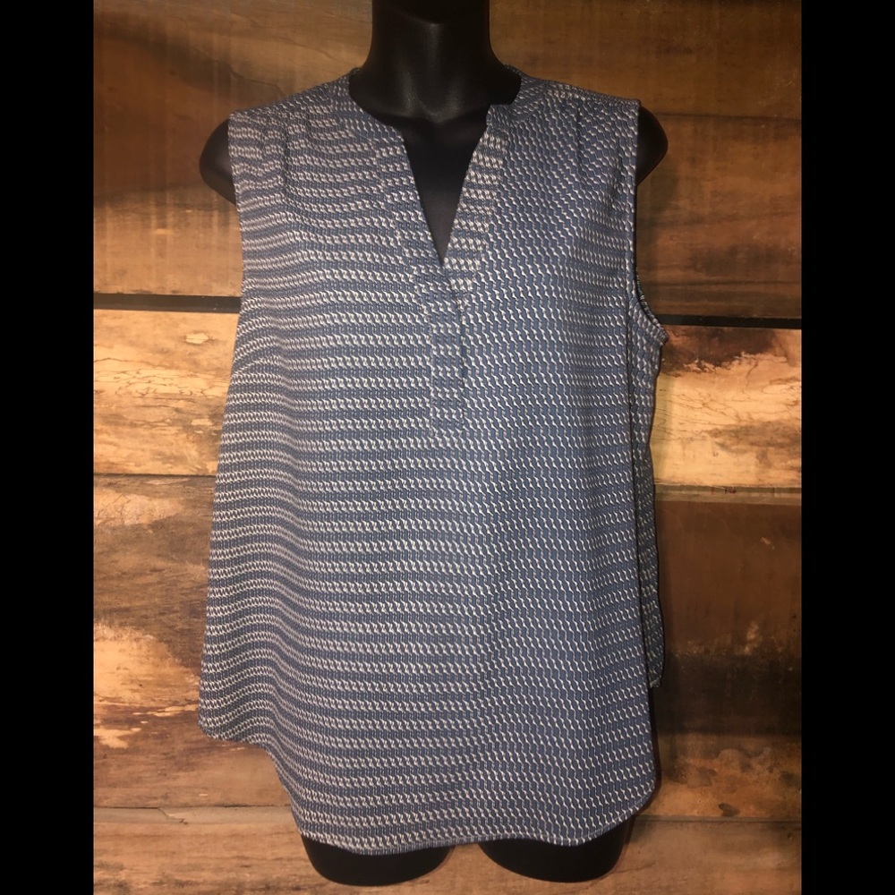 Ladies HM Sleeveless light white blouse size small